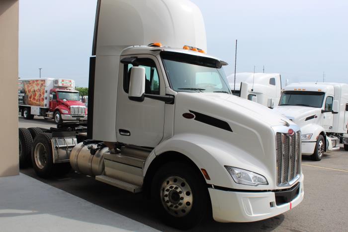 2022 Peterbilt 579-7
