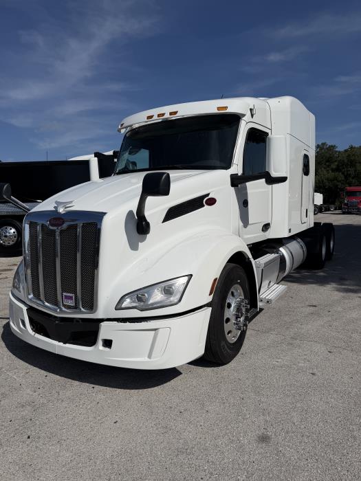 2022 Peterbilt 579-0