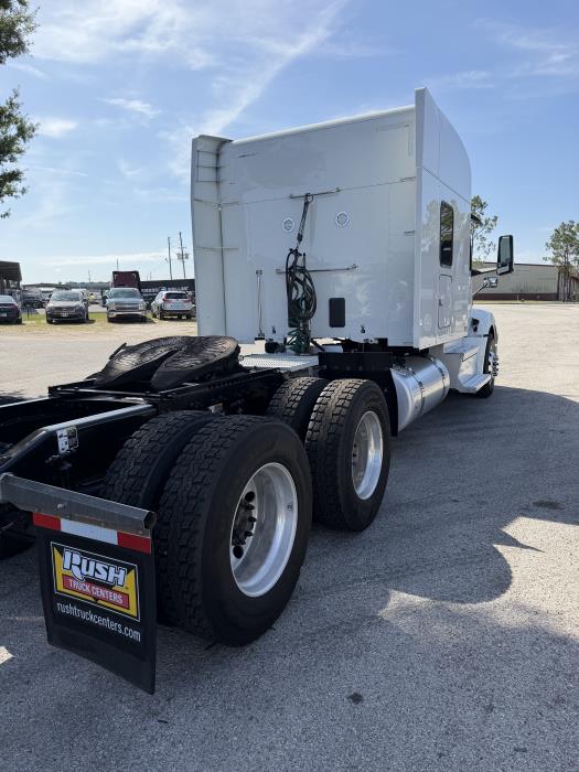 2022 Peterbilt 579-2