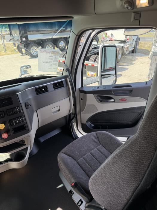 2022 Peterbilt 579-10
