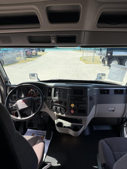 2022 Peterbilt 579-11