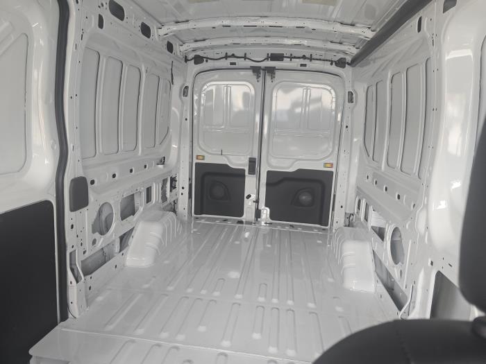 2026 Ford Transit-250-9