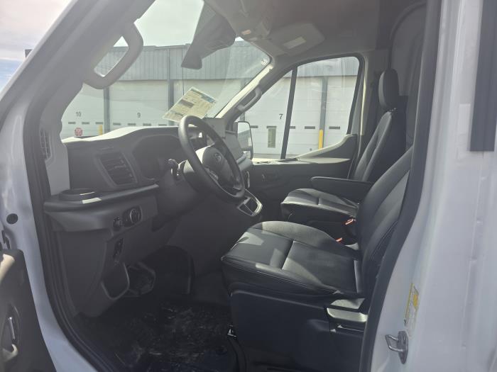 2026 Ford Transit-250-8