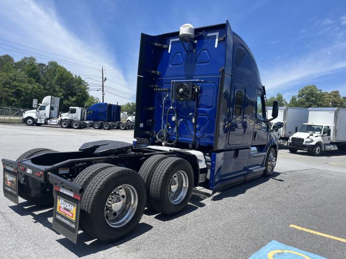 2023 Freightliner Cascadia-4