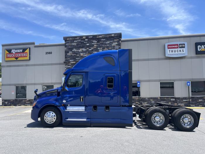 2023 Freightliner Cascadia-7