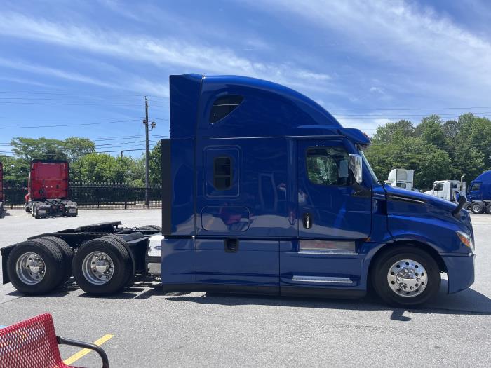 2023 Freightliner Cascadia-4