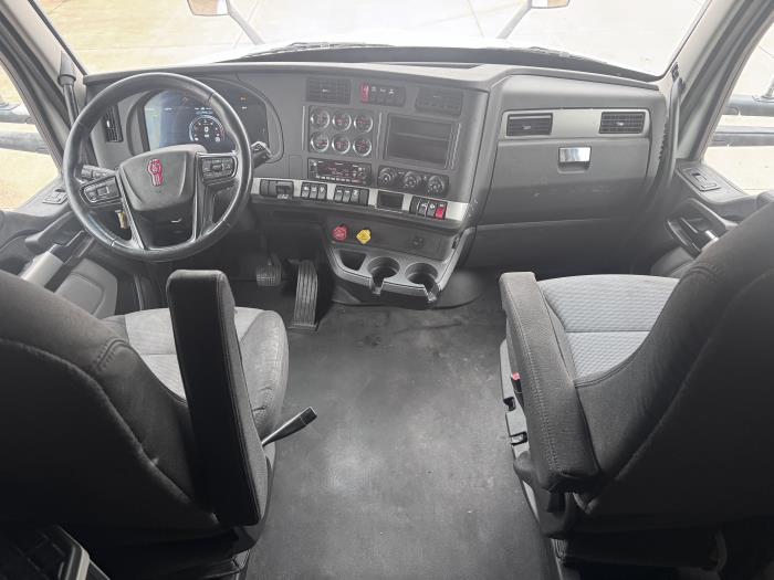 2022 Kenworth T680-7