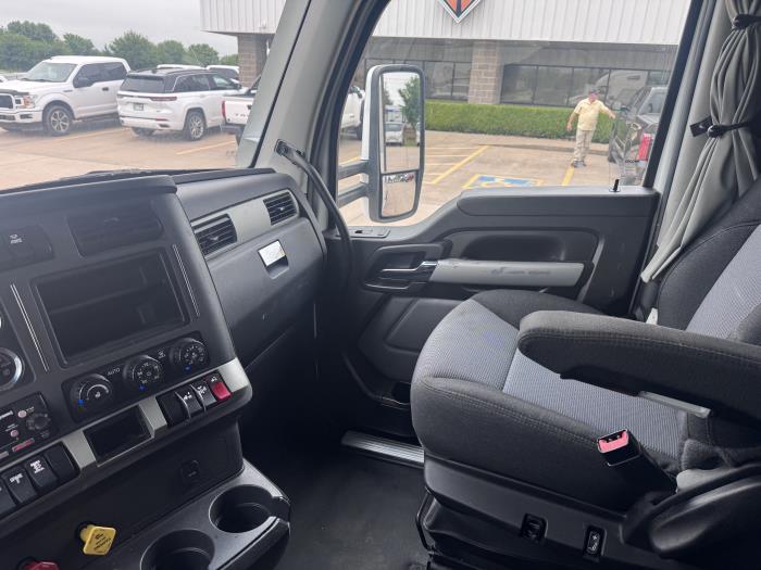 2022 Kenworth T680-8