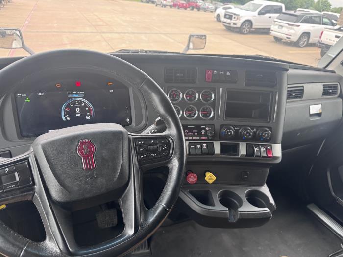 2022 Kenworth T680-6
