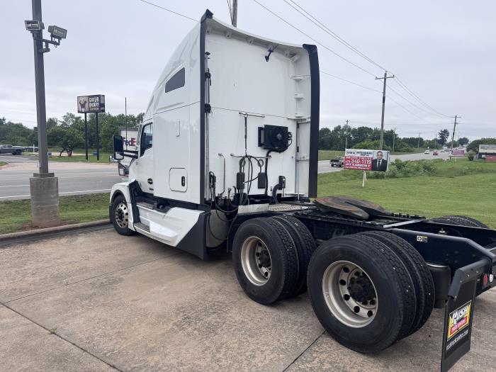 2022 Kenworth T680-5