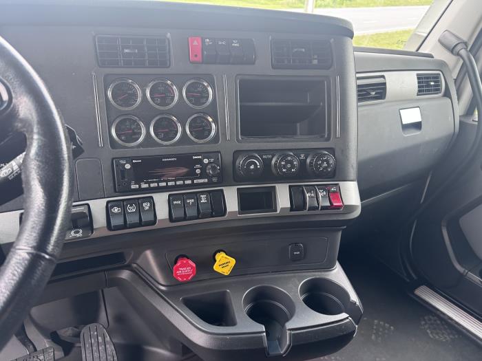 2022 Kenworth T680-10