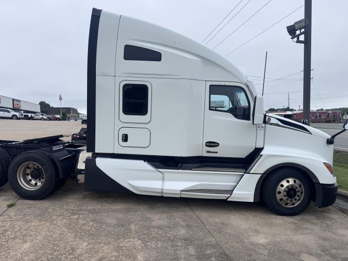 2022 Kenworth T680-2