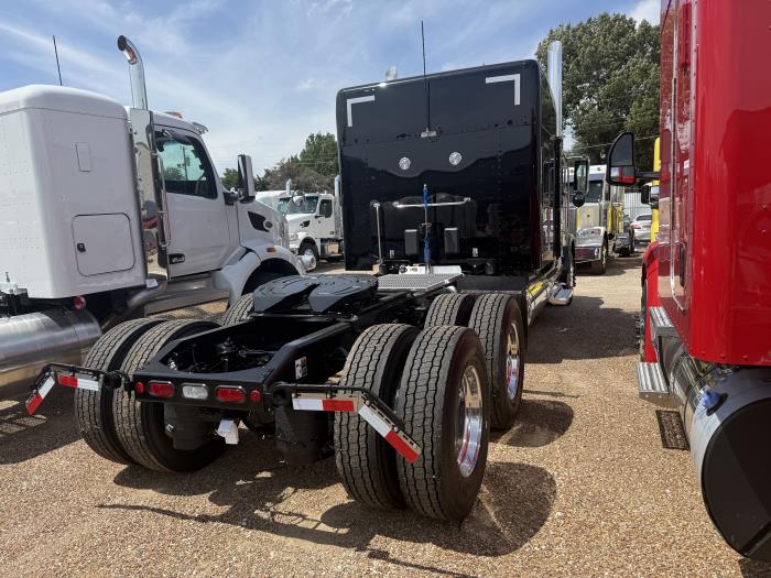 2027 Peterbilt 589-6