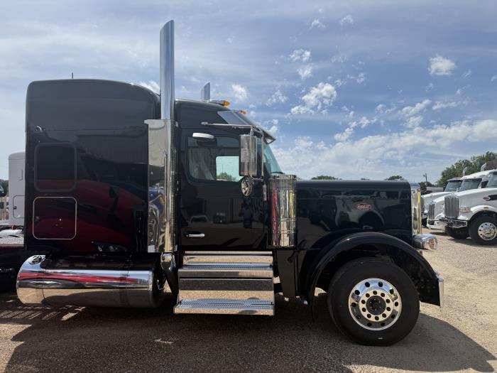 2027 Peterbilt 589-7