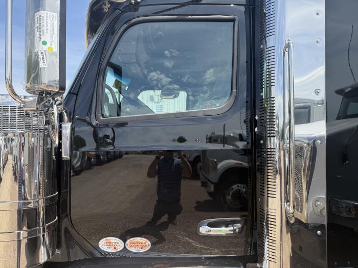 2027 Peterbilt 589-10