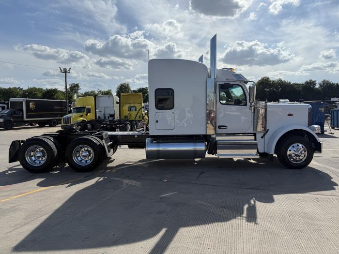 2027 Peterbilt 589-9