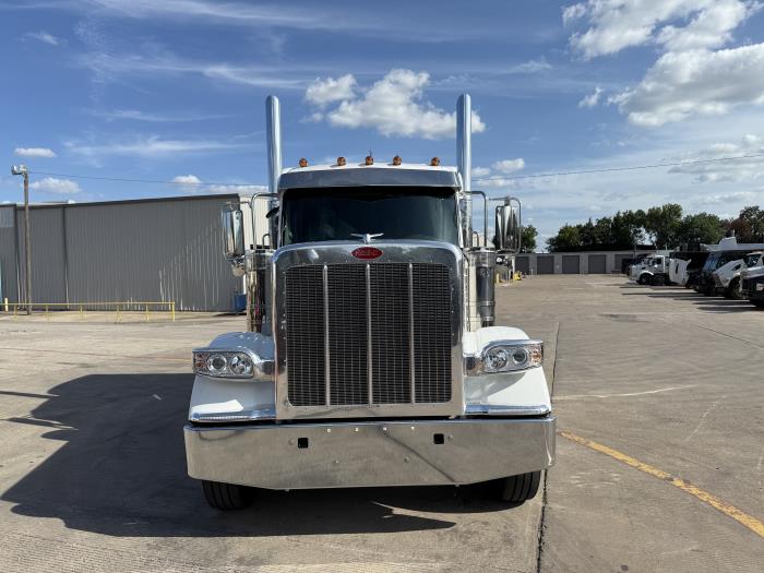 2027 Peterbilt 589-12