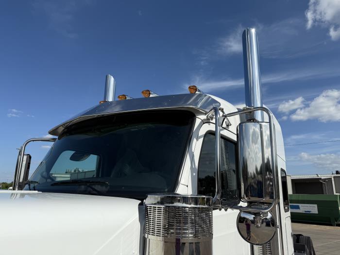 2027 Peterbilt 589-13