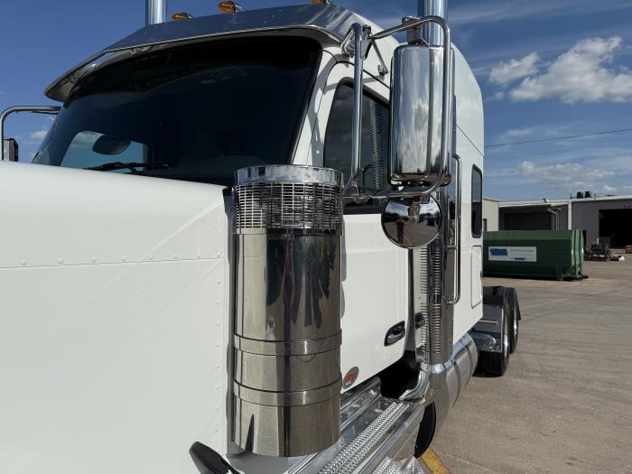 2027 Peterbilt 589-14