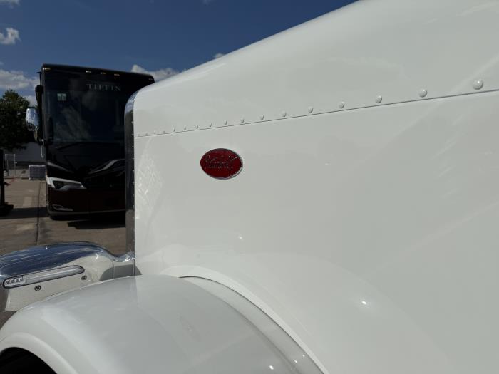 2027 Peterbilt 589-15