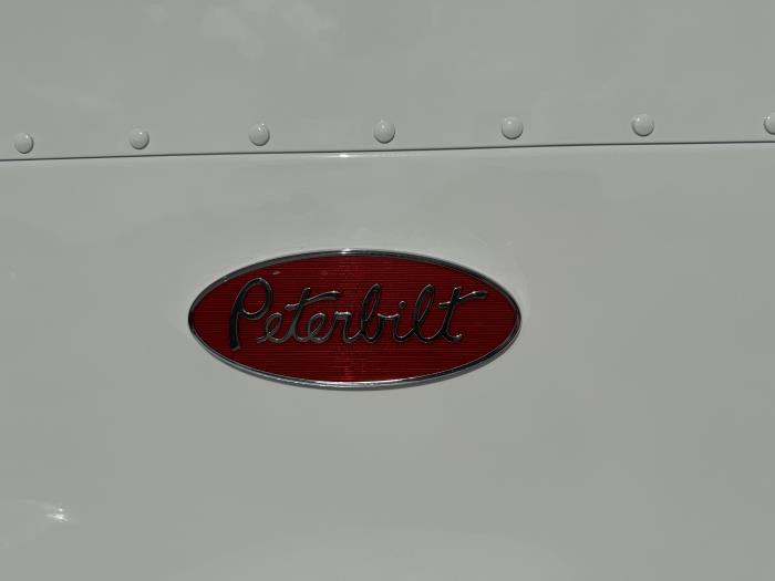 2027 Peterbilt 589-16