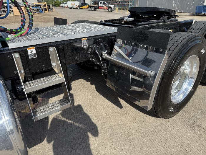 2027 Peterbilt 589-20