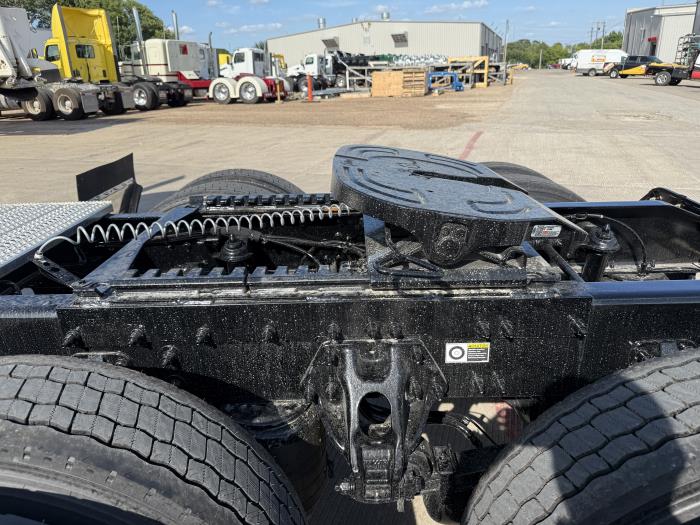 2027 Peterbilt 589-21