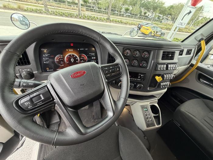 2027 Peterbilt 567-11