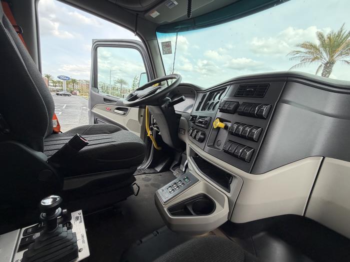 2027 Peterbilt 567-16