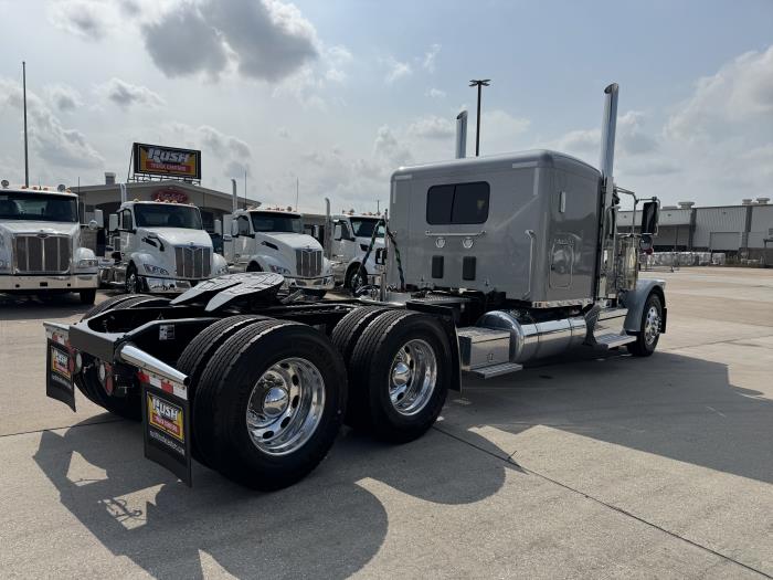 2027 Peterbilt 589-9