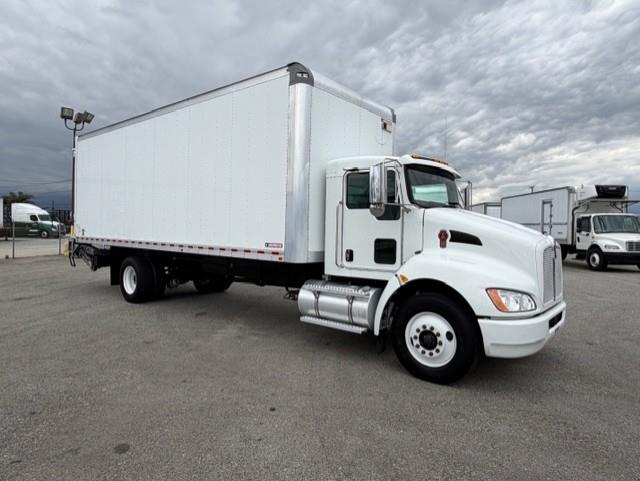 2022 Kenworth T270-2