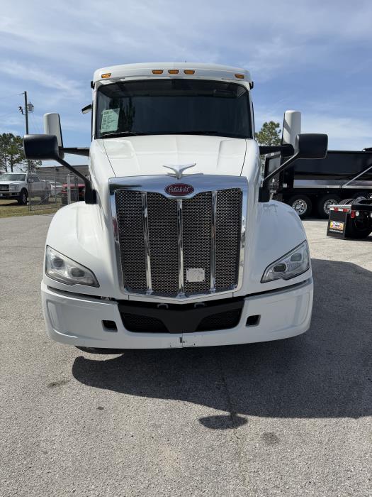 2022 Peterbilt 579-2
