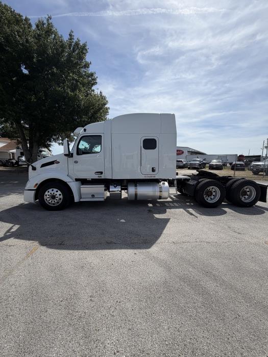 2022 Peterbilt 579-3