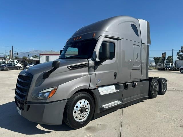 2022 Freightliner Cascadia-0