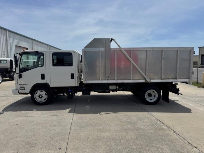2022 Isuzu NPR-XD-7