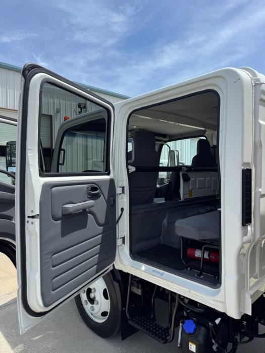 2022 Isuzu NPR-XD-9