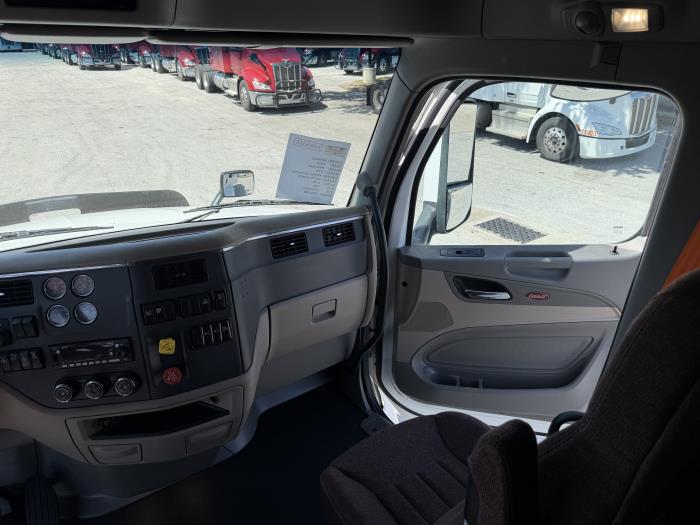 2022 Peterbilt 579-6