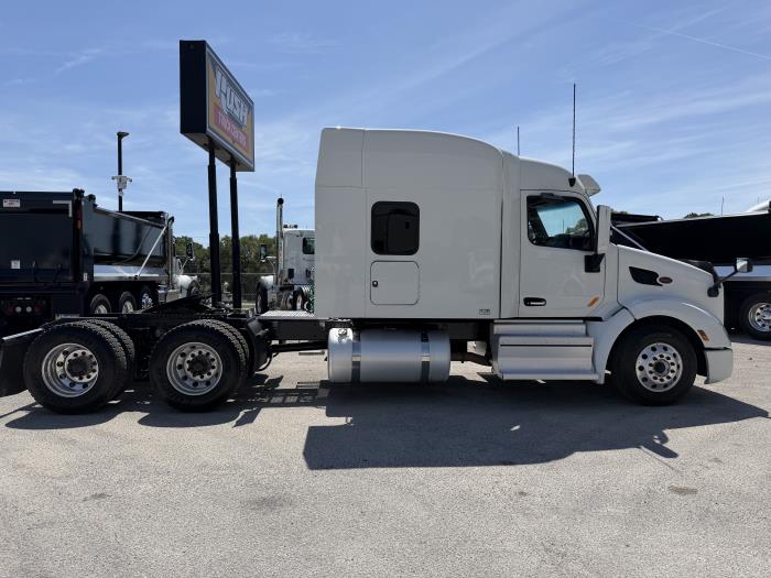 2022 Peterbilt 579-3