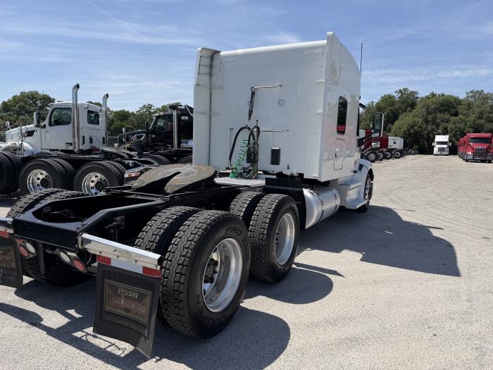 2022 Peterbilt 579-4