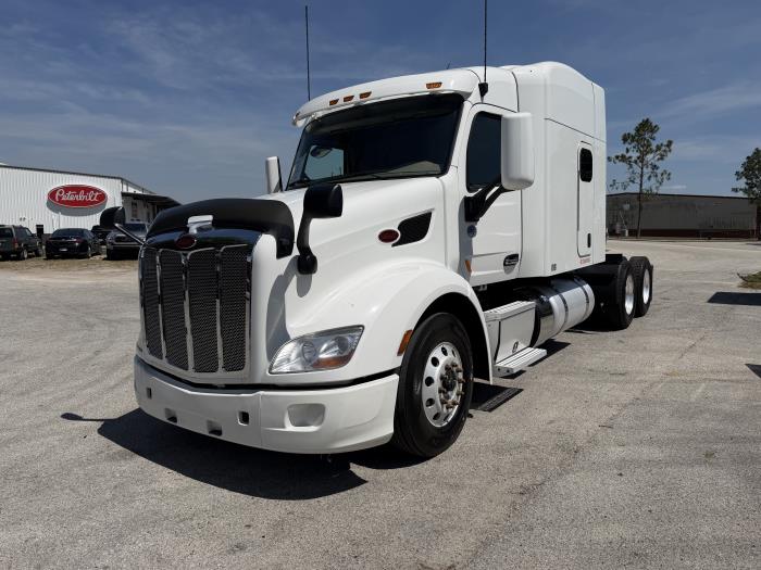2022 Peterbilt 579-0