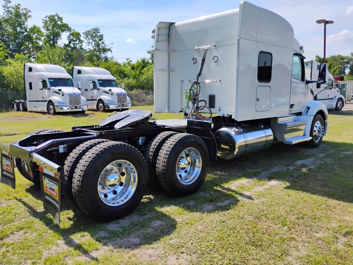 2022 Peterbilt 579-5