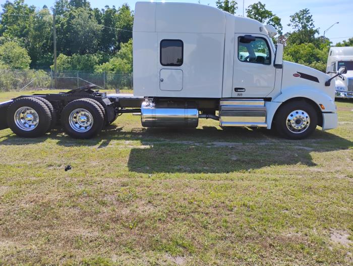 2022 Peterbilt 579-6