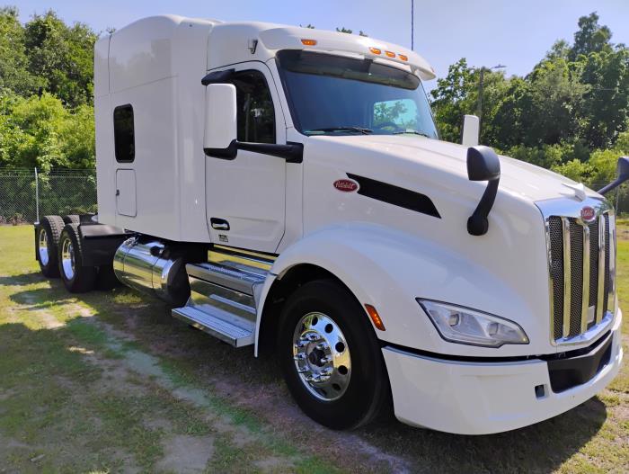 2022 Peterbilt 579-7