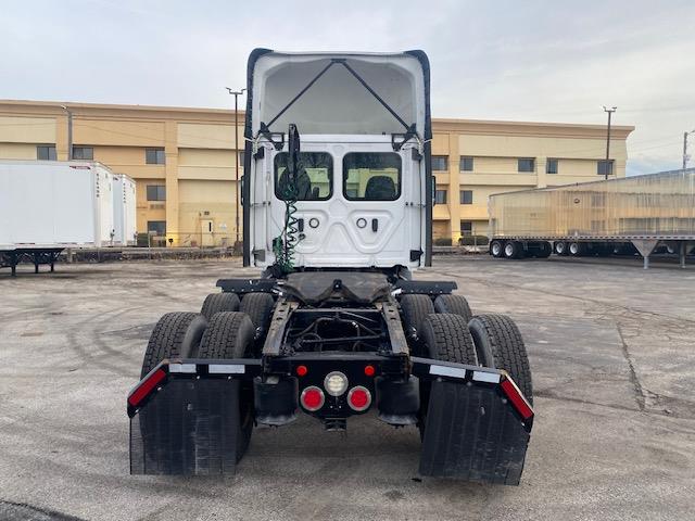 2021 Freightliner Cascadia-3