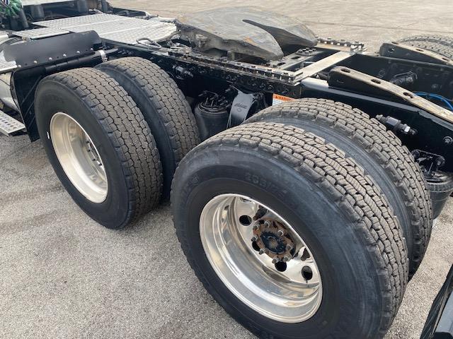 2021 Freightliner Cascadia-4