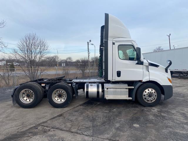 2021 Freightliner Cascadia-7