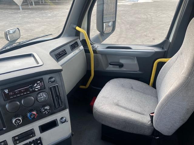 2021 Freightliner Cascadia-20