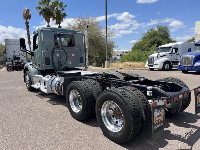 2021 Peterbilt 579-1