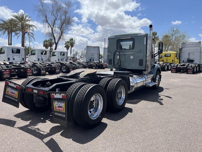 2021 Peterbilt 579-3