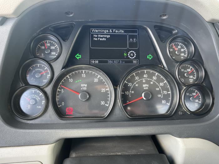 2021 Peterbilt 579-10